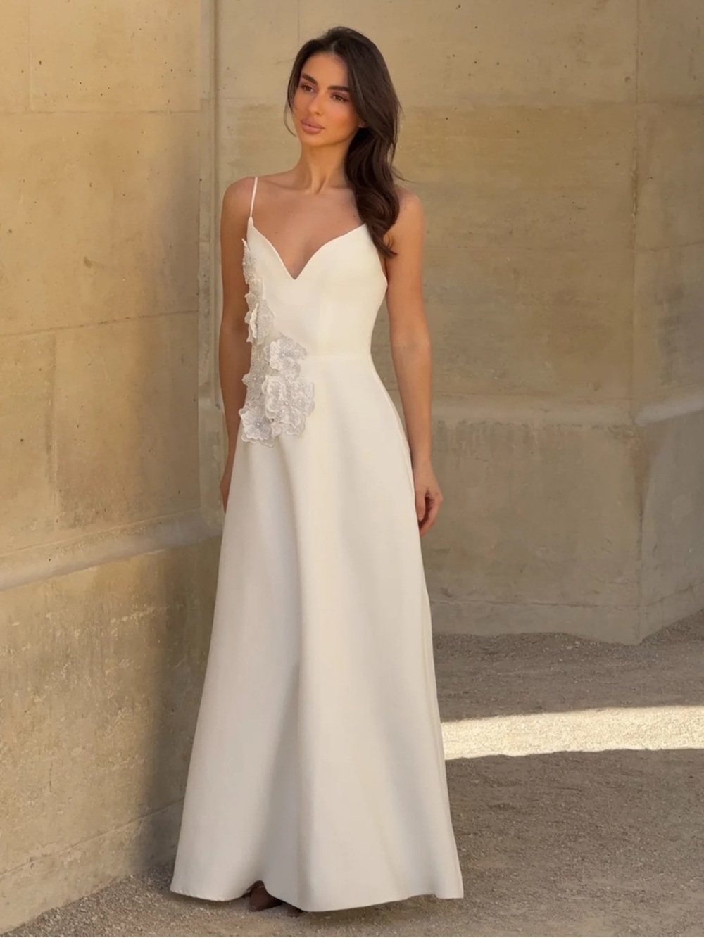 elliatt stella white 3d floral applique A-line bridal maxi gown dress size small
